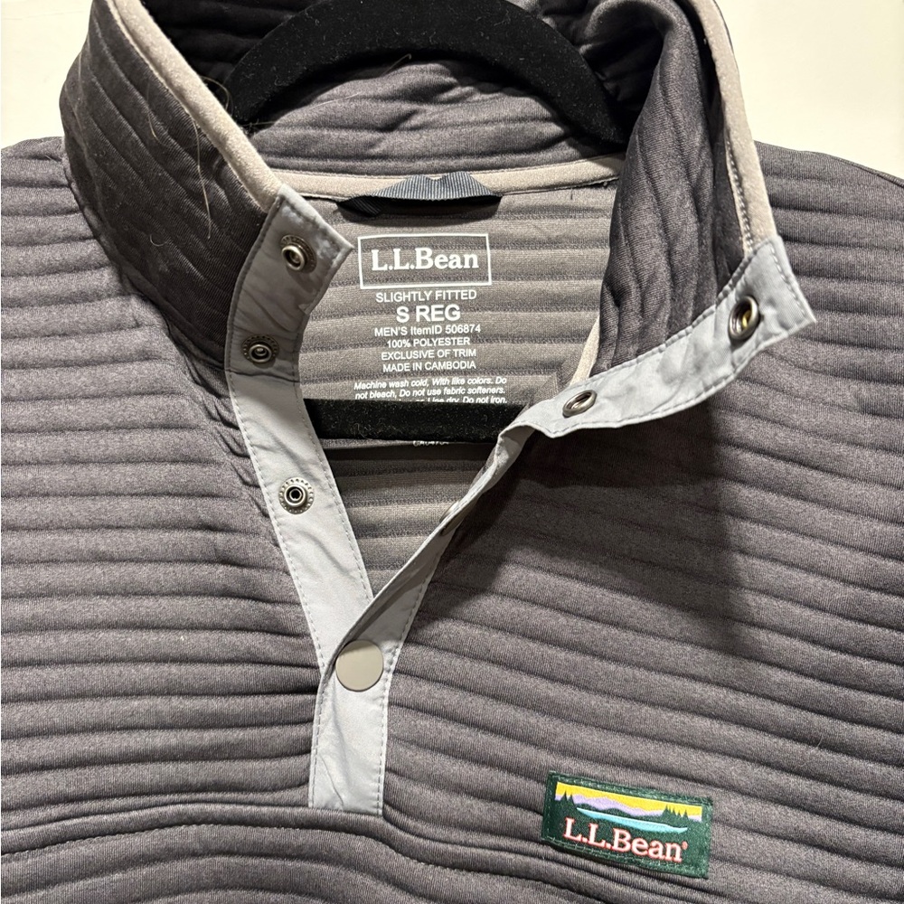 L.L. Bean Men's Quilted Pullover Shirt in Gray with Contrast Placket